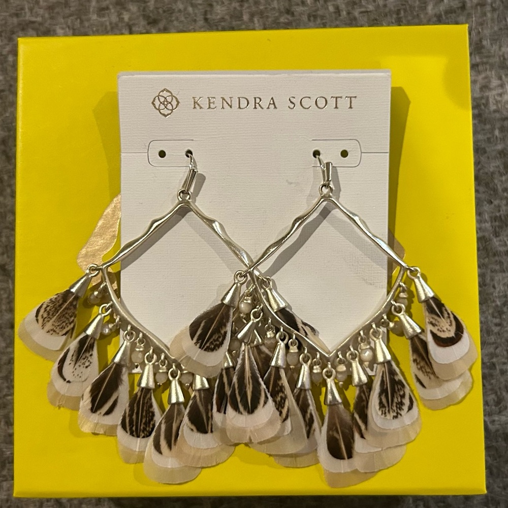 Kendra Scott RARE Gold Raven Earrings with Brown Feathers